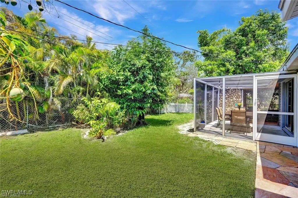 2047 Harbor Lane Naples FL 34104