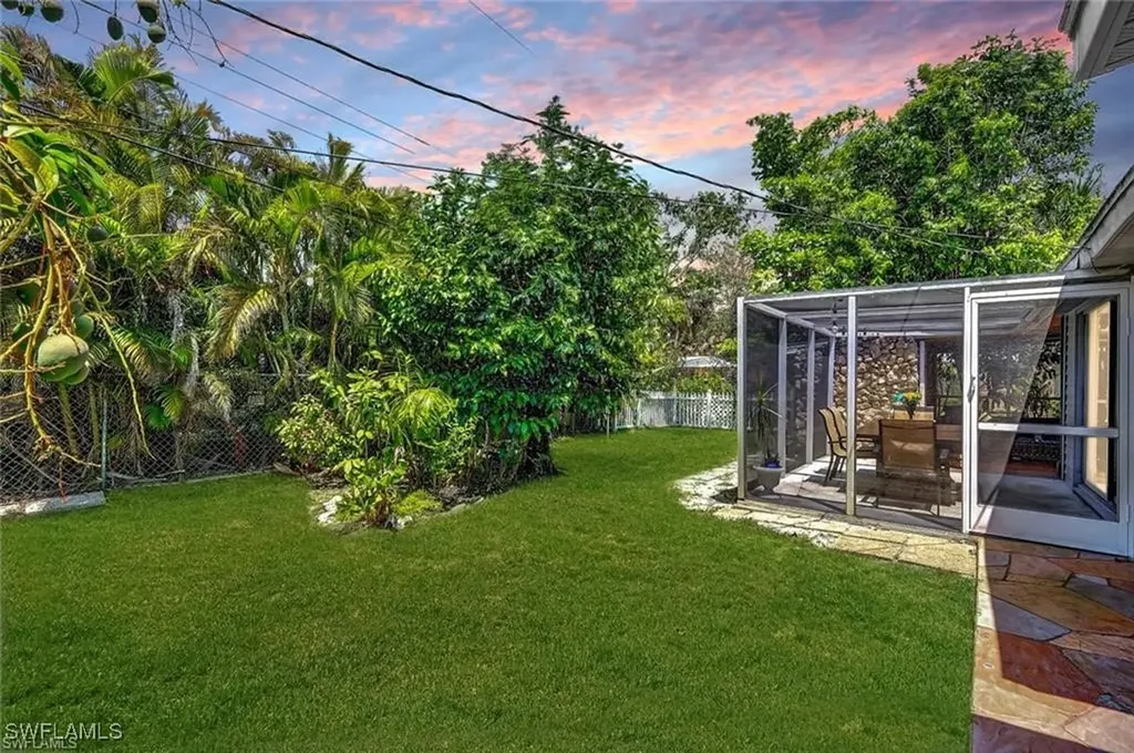 2047 Harbor Lane Naples FL 34104