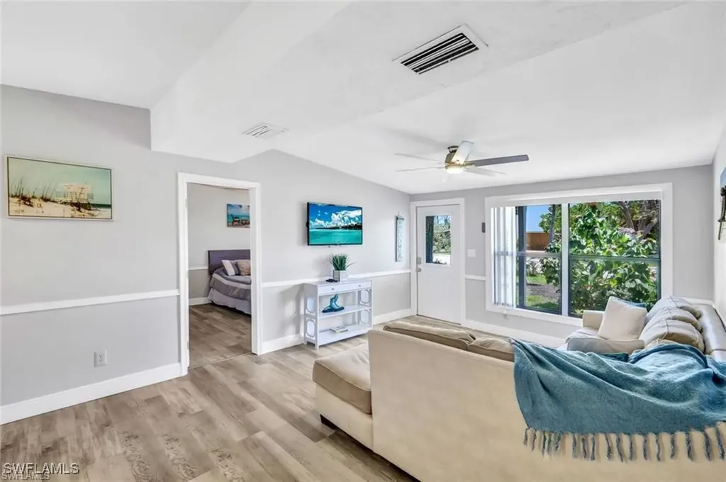 2047 Harbor Lane Naples FL 34104