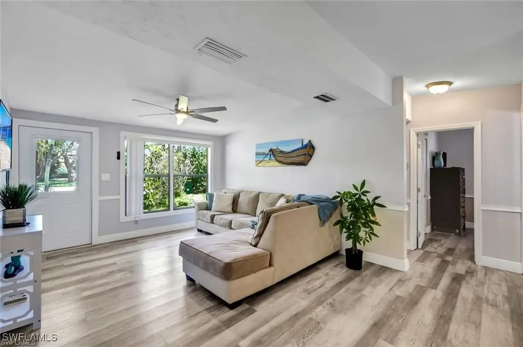 2047 Harbor Lane Naples FL 34104
