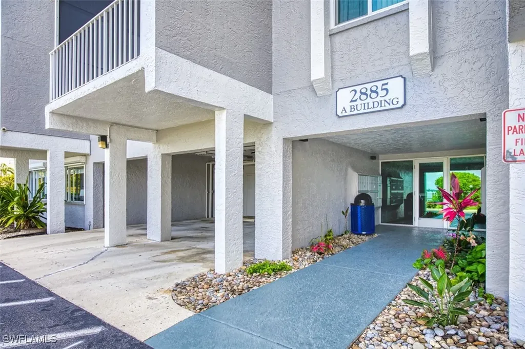 2885 Palm Beach Boulevard Fort Myers FL 33916