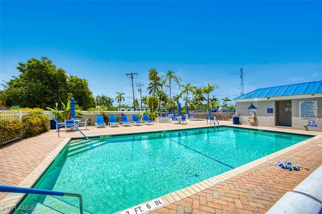 2885 Palm Beach Boulevard Fort Myers FL 33916