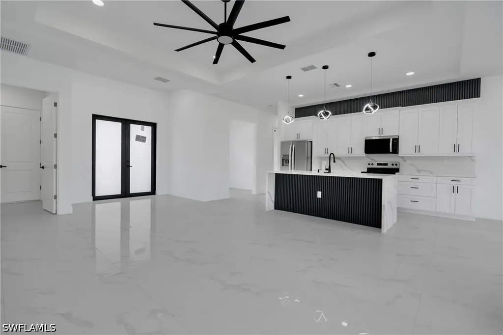 2909 Dora Avenue N Lehigh Acres FL 33971