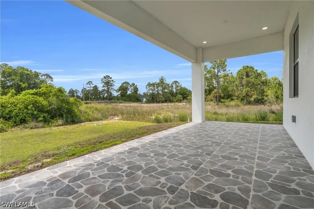 2909 Dora Avenue N Lehigh Acres FL 33971