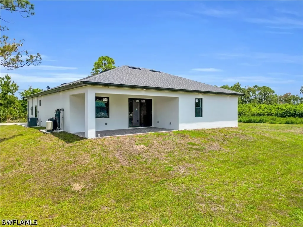 2909 Dora Avenue N Lehigh Acres FL 33971