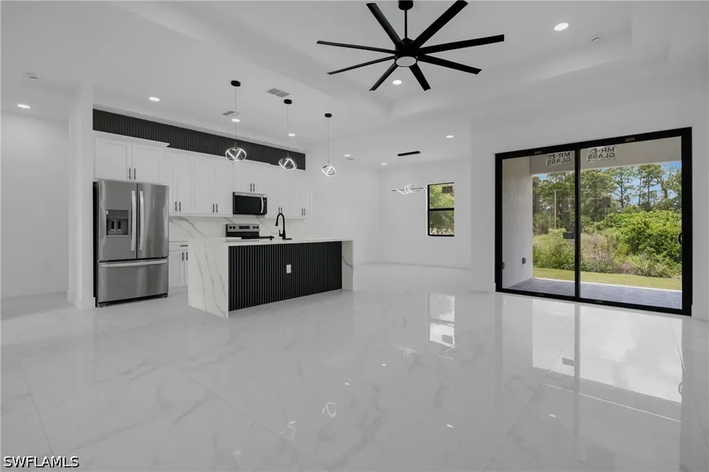 2909 Dora Avenue N Lehigh Acres FL 33971