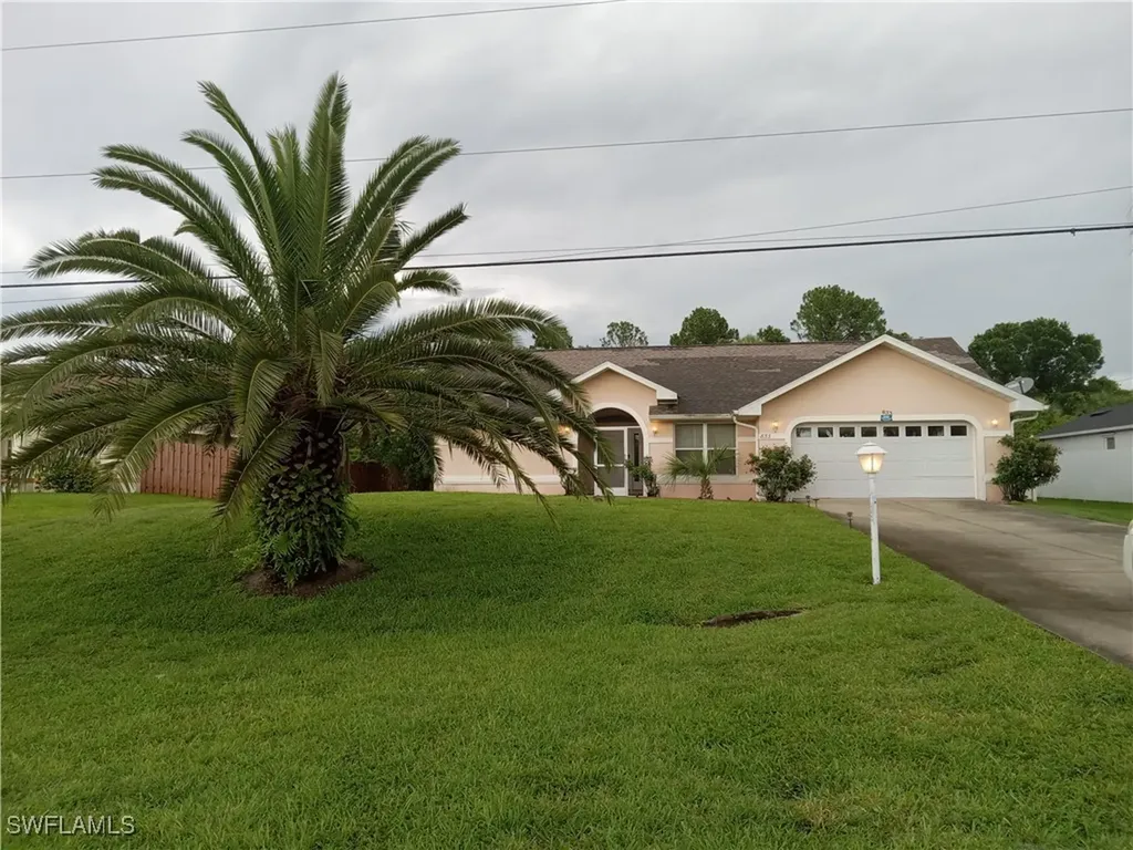 Lehigh Acres FL, 833 Sentinela Boulevard