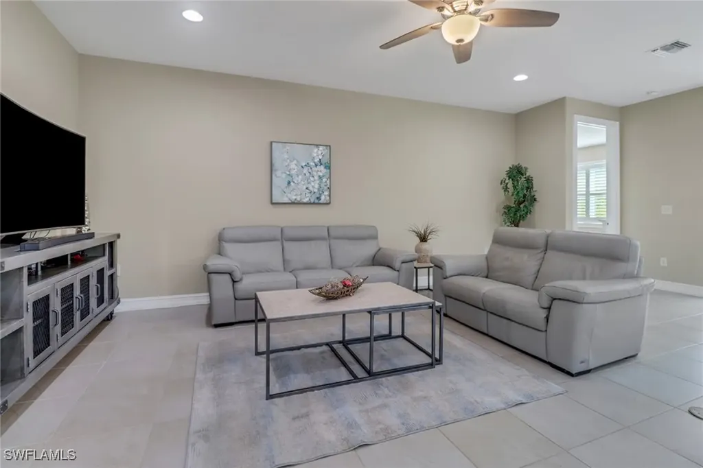 14594 Tropical Drive Naples FL 34114