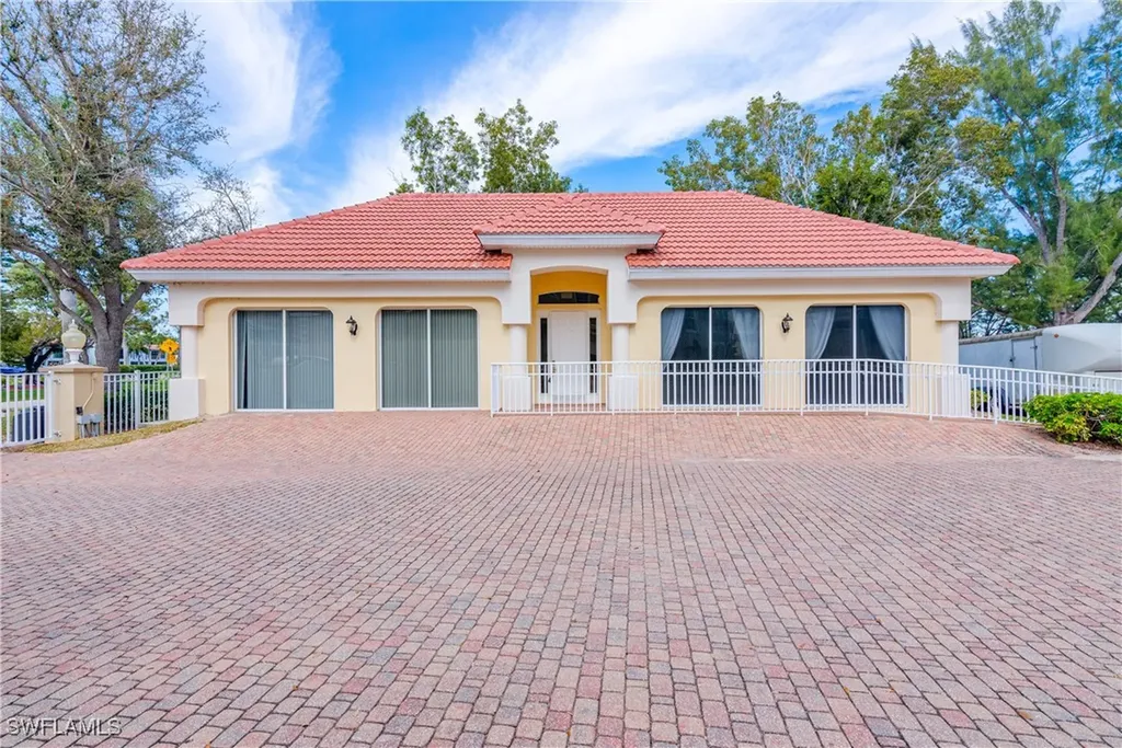 4235 SE 20th Place Cape Coral FL 33904