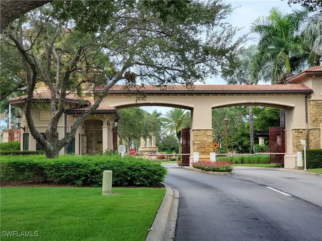 9521 Avellino Way Naples FL 34113