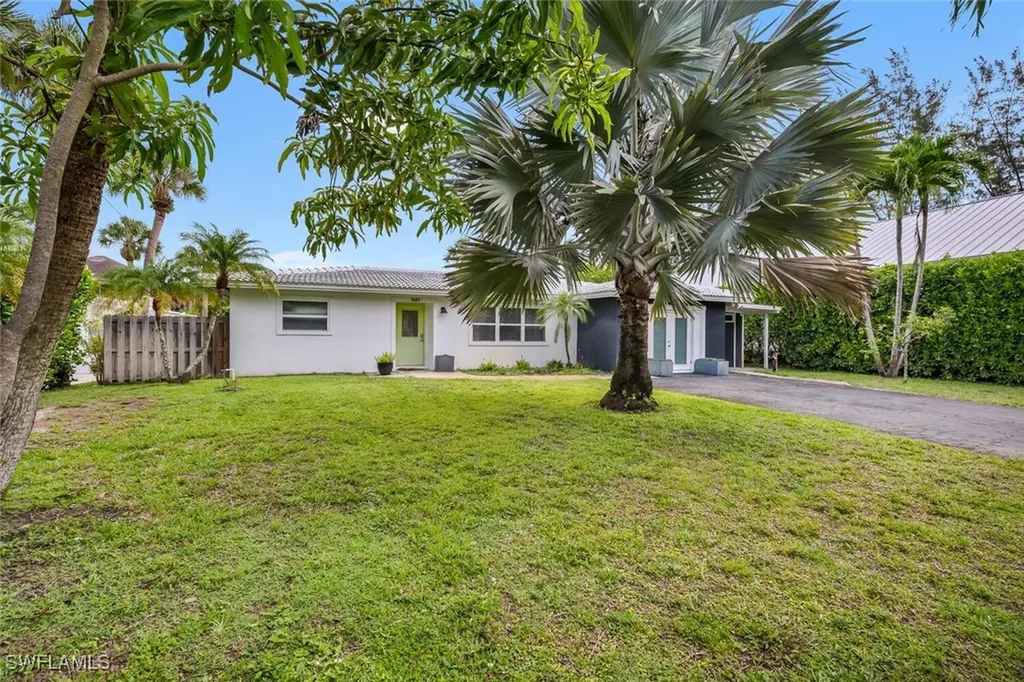 1483 Bembury Drive Naples FL 34102
