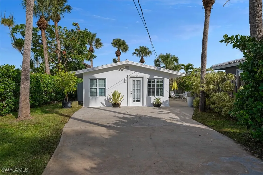 1483 Bembury Drive Naples FL 34102