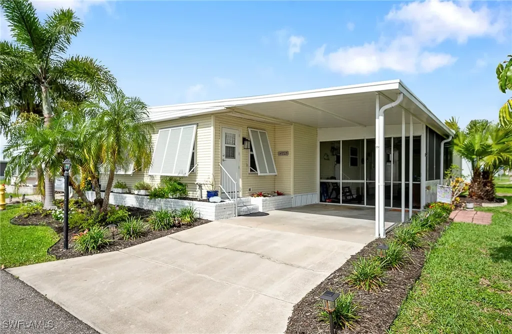 14727 Pioneer Place North Fort Myers FL 33917