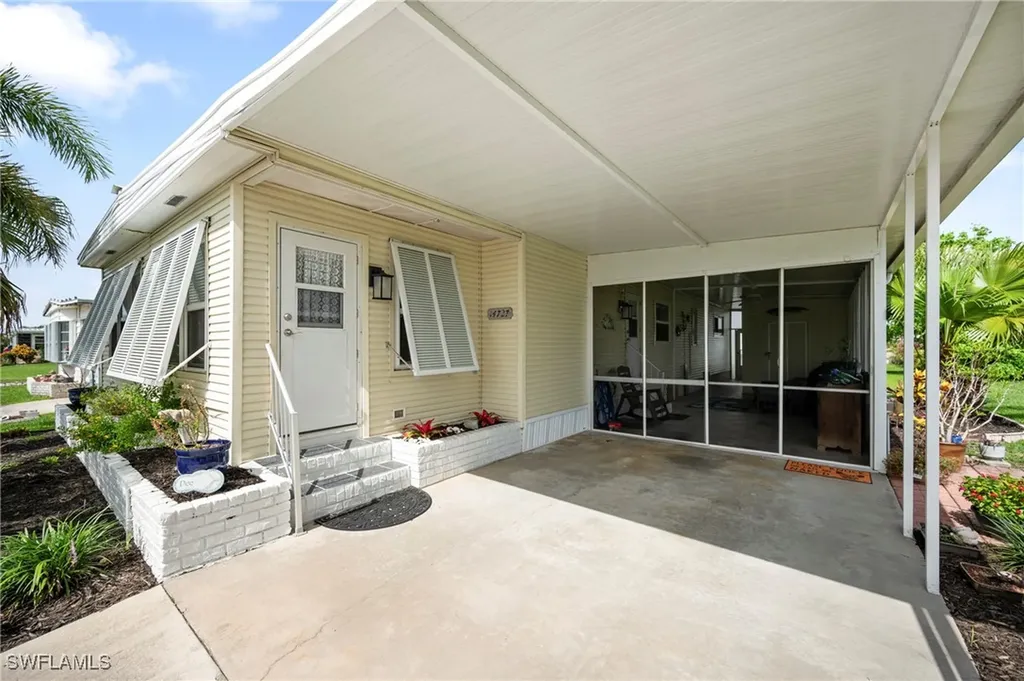 14727 Pioneer Place North Fort Myers FL 33917