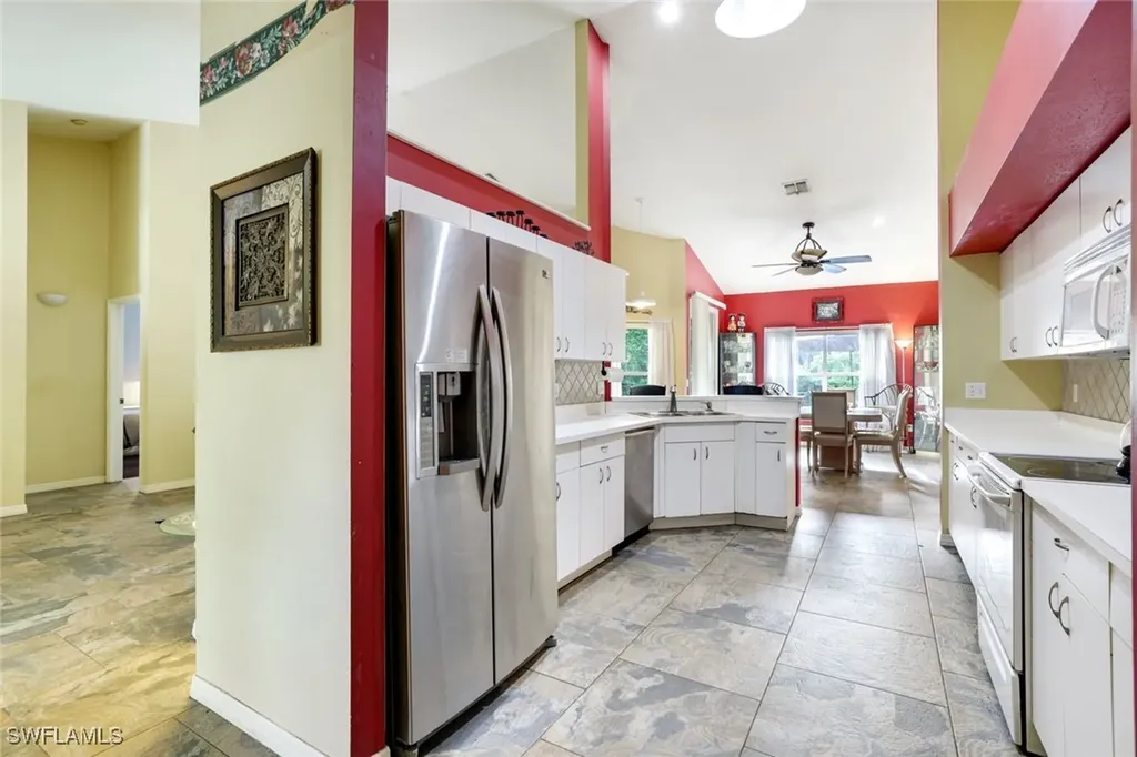 1920 Piccadilly Circus Naples FL 34112