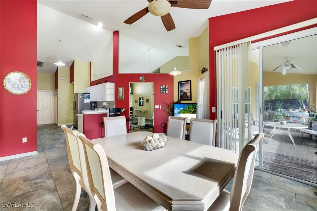 1920 Piccadilly Circus Naples FL 34112