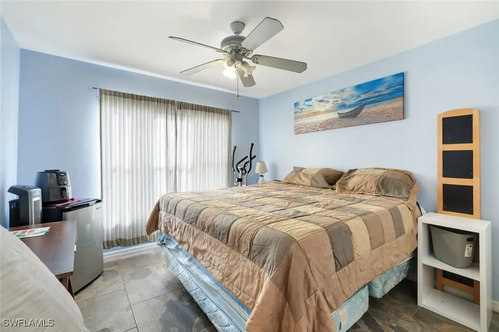 1920 Piccadilly Circus Naples FL 34112