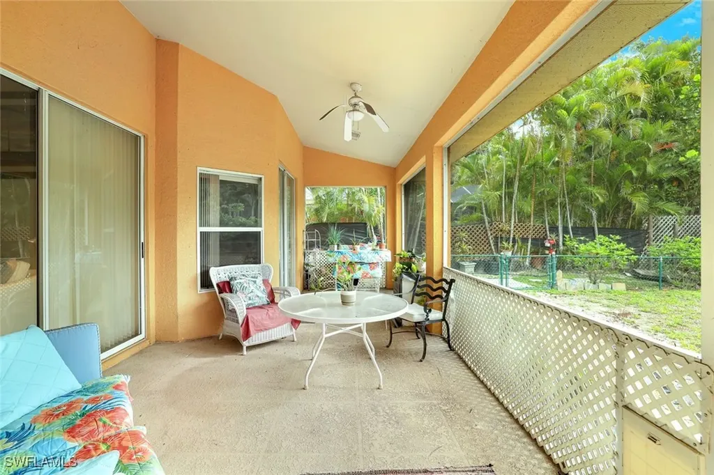 1920 Piccadilly Circus Naples FL 34112