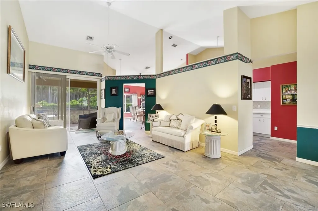 1920 Piccadilly Circus Naples FL 34112