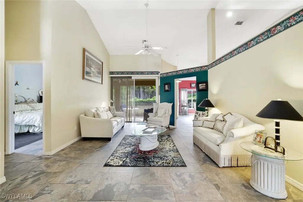 1920 Piccadilly Circus Naples FL 34112