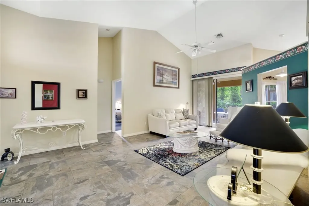 1920 Piccadilly Circus Naples FL 34112