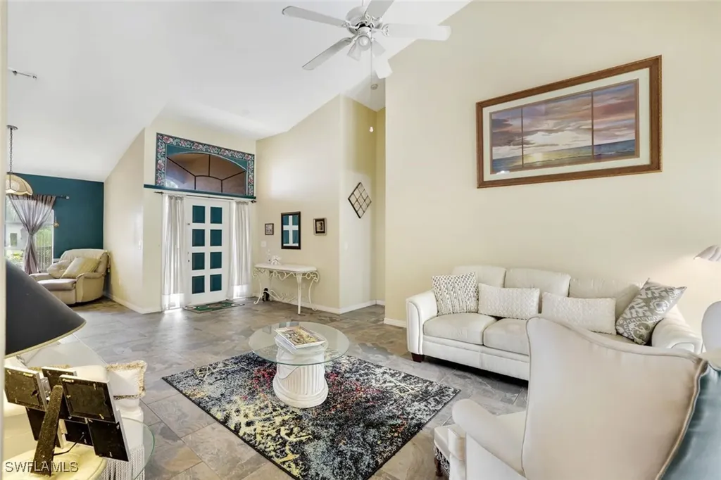1920 Piccadilly Circus Naples FL 34112