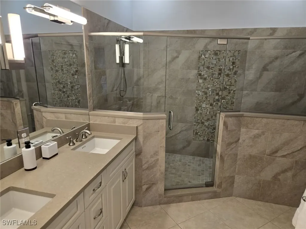 5095 Yacht Harbor Drive Naples FL 34112
