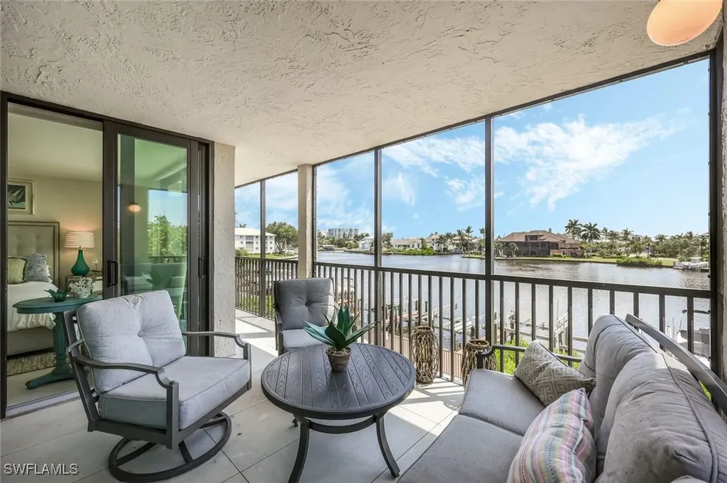10562 Gulf Shore Drive Naples FL 34108