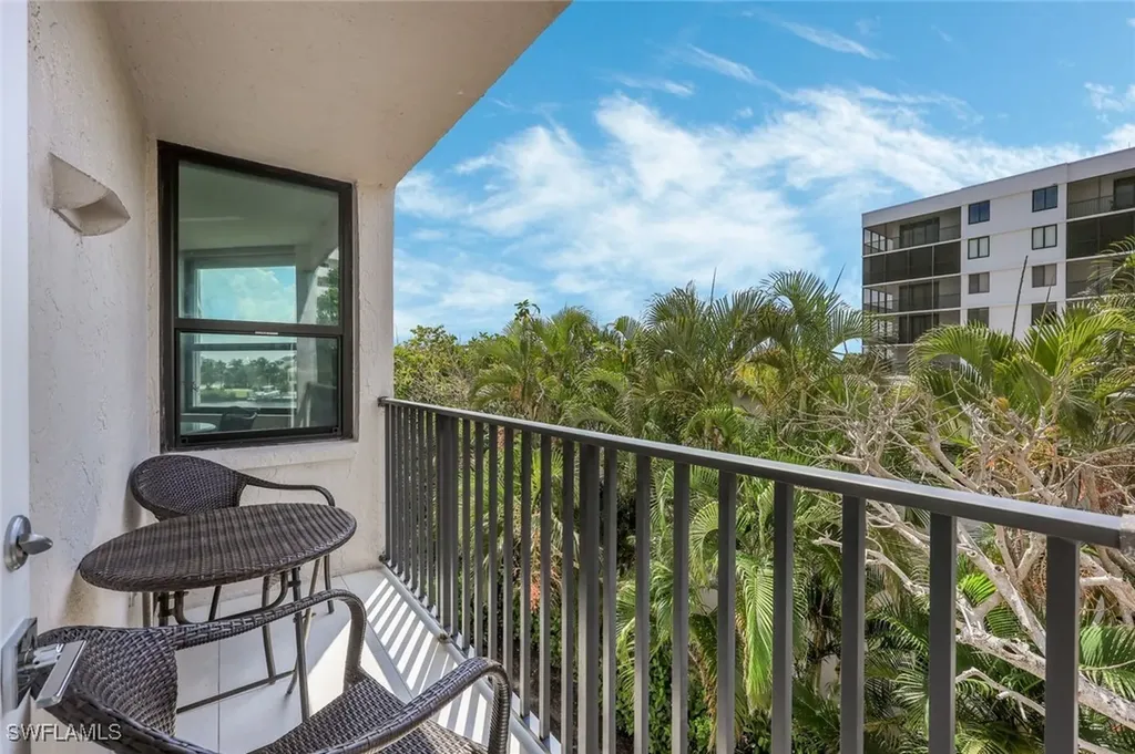 10562 Gulf Shore Drive Naples FL 34108
