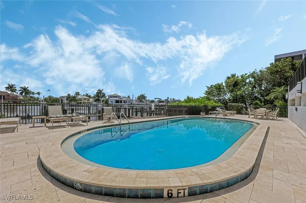 10562 Gulf Shore Drive Naples FL 34108