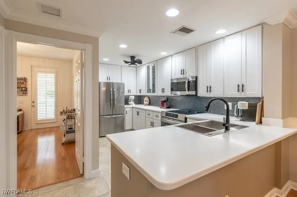 8055 Sorrento Lane Naples FL 34114