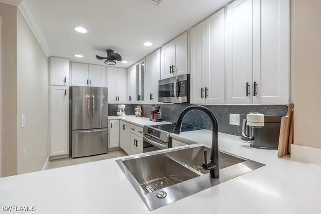 8055 Sorrento Lane Naples FL 34114