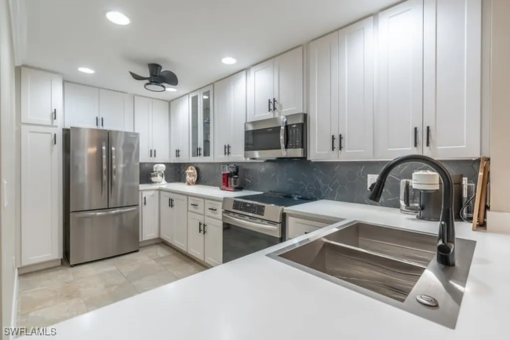 8055 Sorrento Lane Naples FL 34114