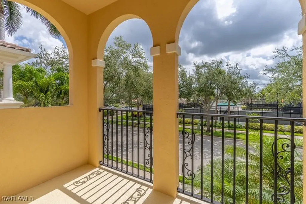 8055 Sorrento Lane Naples FL 34114