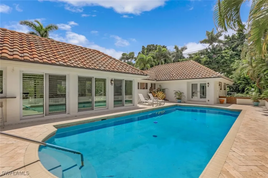 655 Galleon Drive Naples FL 34102