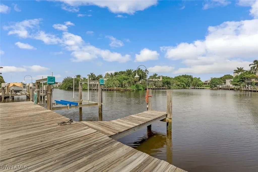 655 Galleon Drive Naples FL 34102