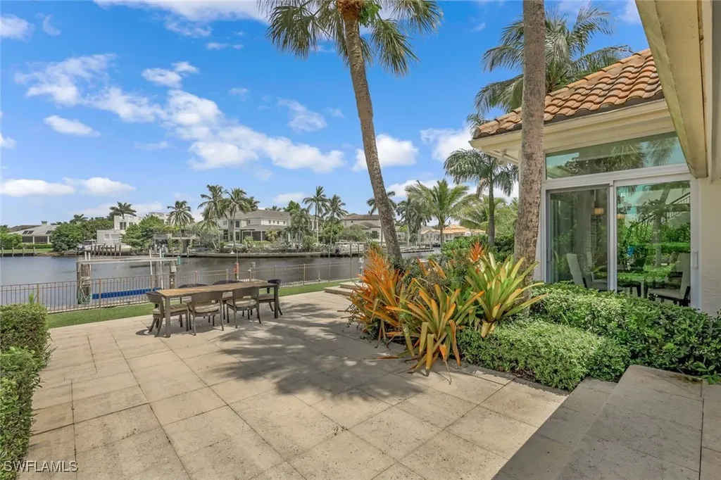 655 Galleon Drive Naples FL 34102