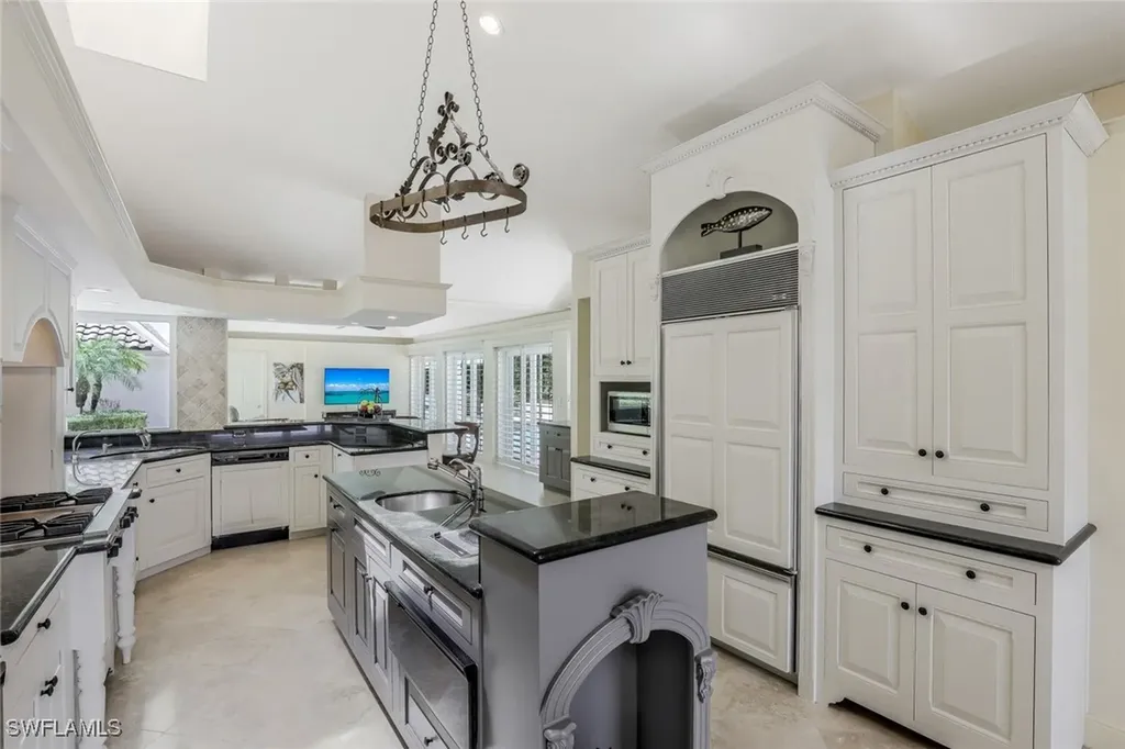 655 Galleon Drive Naples FL 34102
