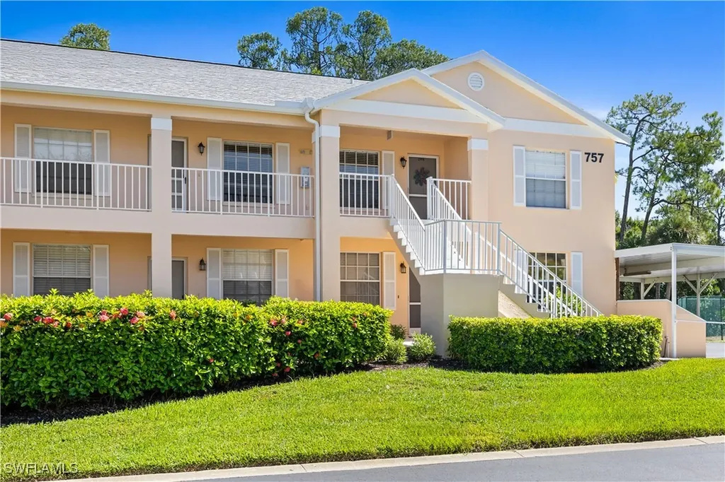 757 Wiggins Lake Drive Naples FL 34110