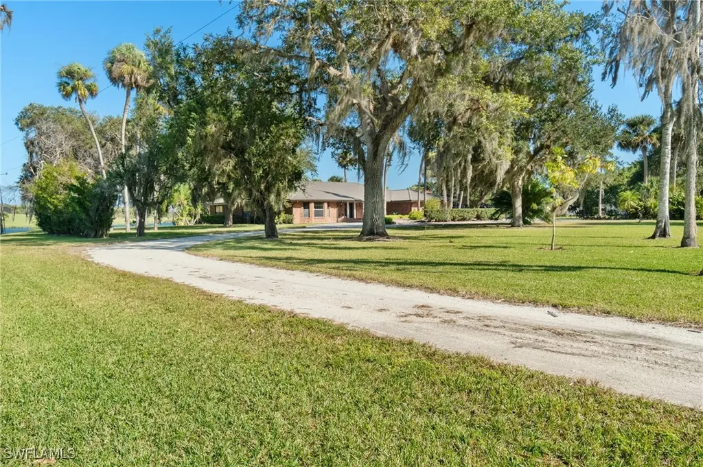 639 Rope Bend Drive Labelle FL 33935