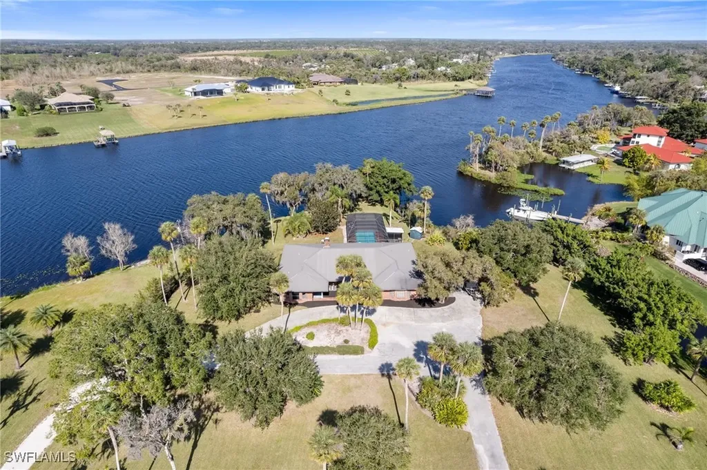 639 Rope Bend Drive Labelle FL 33935