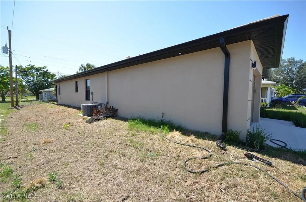 2132 Barker Boulevard Fort Myers FL 33916