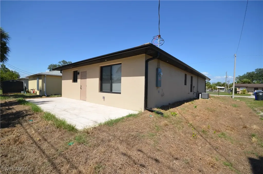 2132 Barker Boulevard Fort Myers FL 33916