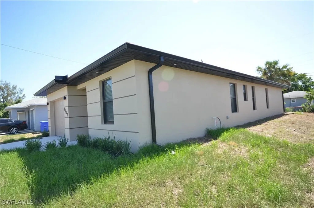 2132 Barker Boulevard Fort Myers FL 33916