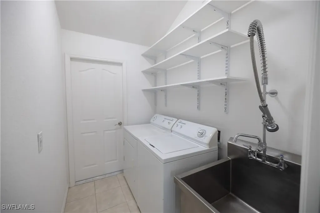 501 SE 7th Street Cape Coral FL 33990