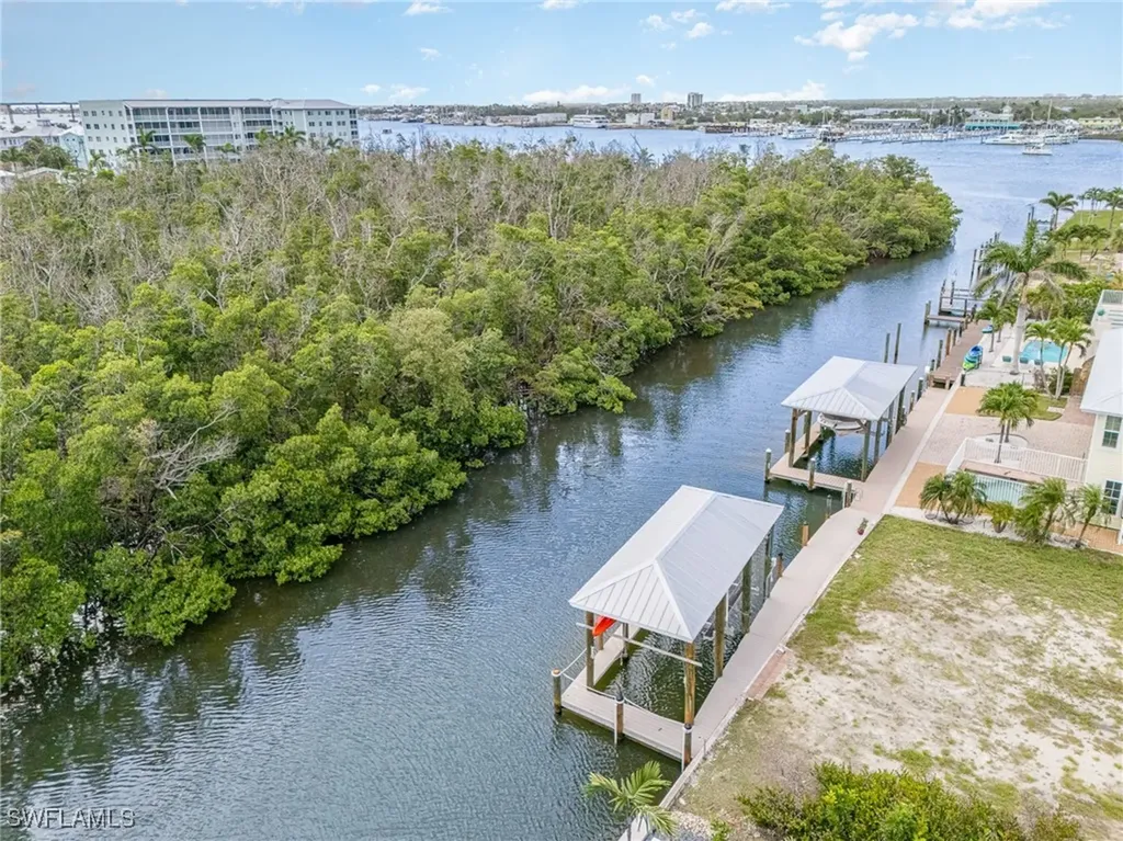 225 Tropical Shore Way Fort Myers Beach FL 33931