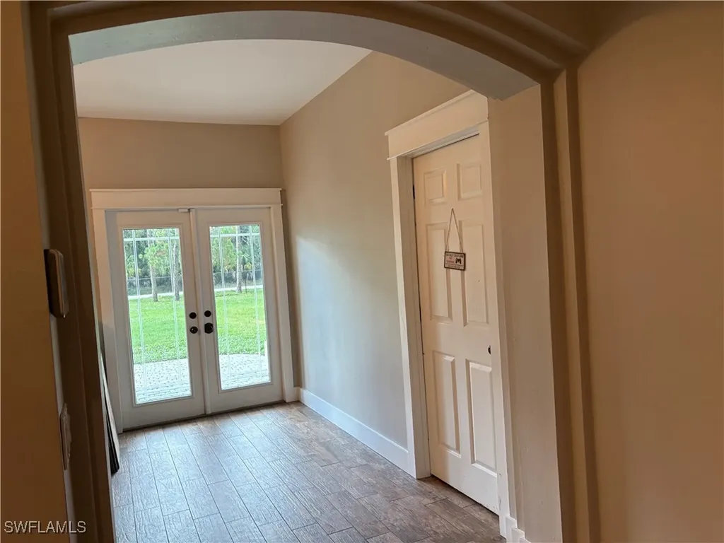 110 16th Avenue NE Naples FL 34120