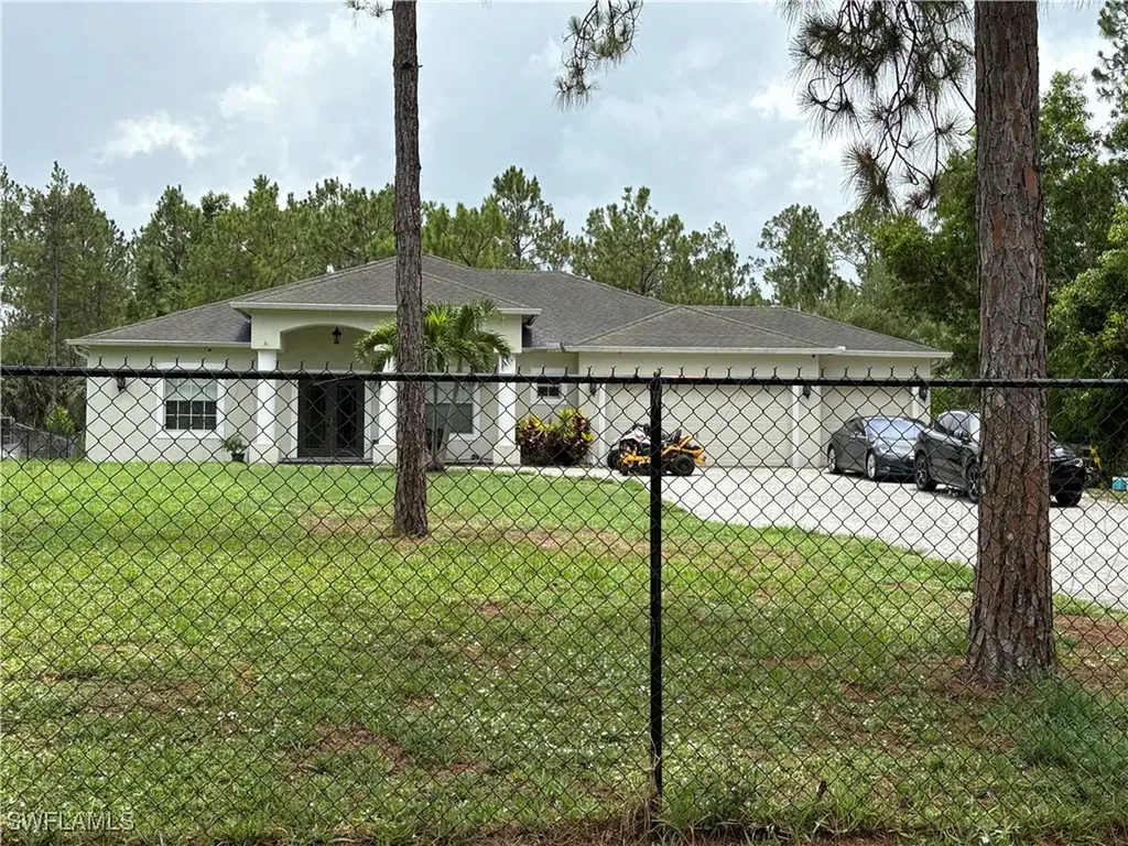 110 16th Avenue NE Naples FL 34120