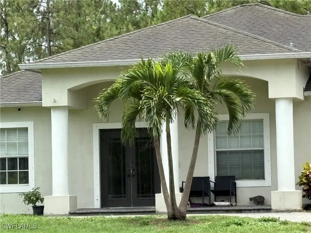 110 16th Avenue NE Naples FL 34120