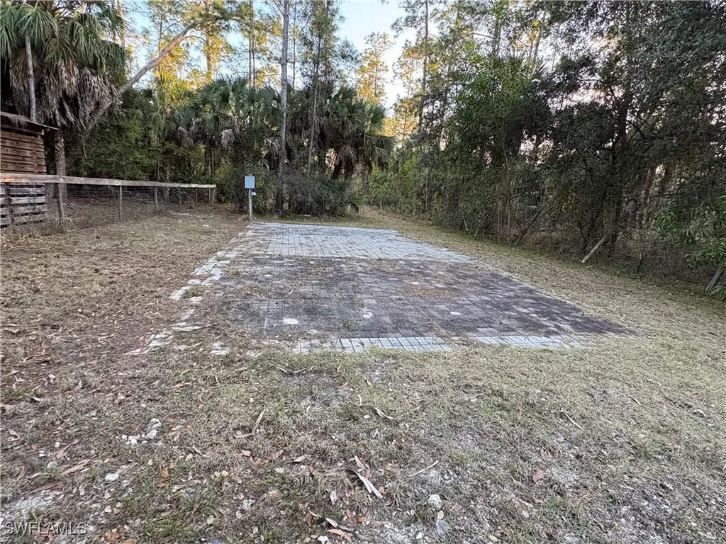 110 16th Avenue NE Naples FL 34120